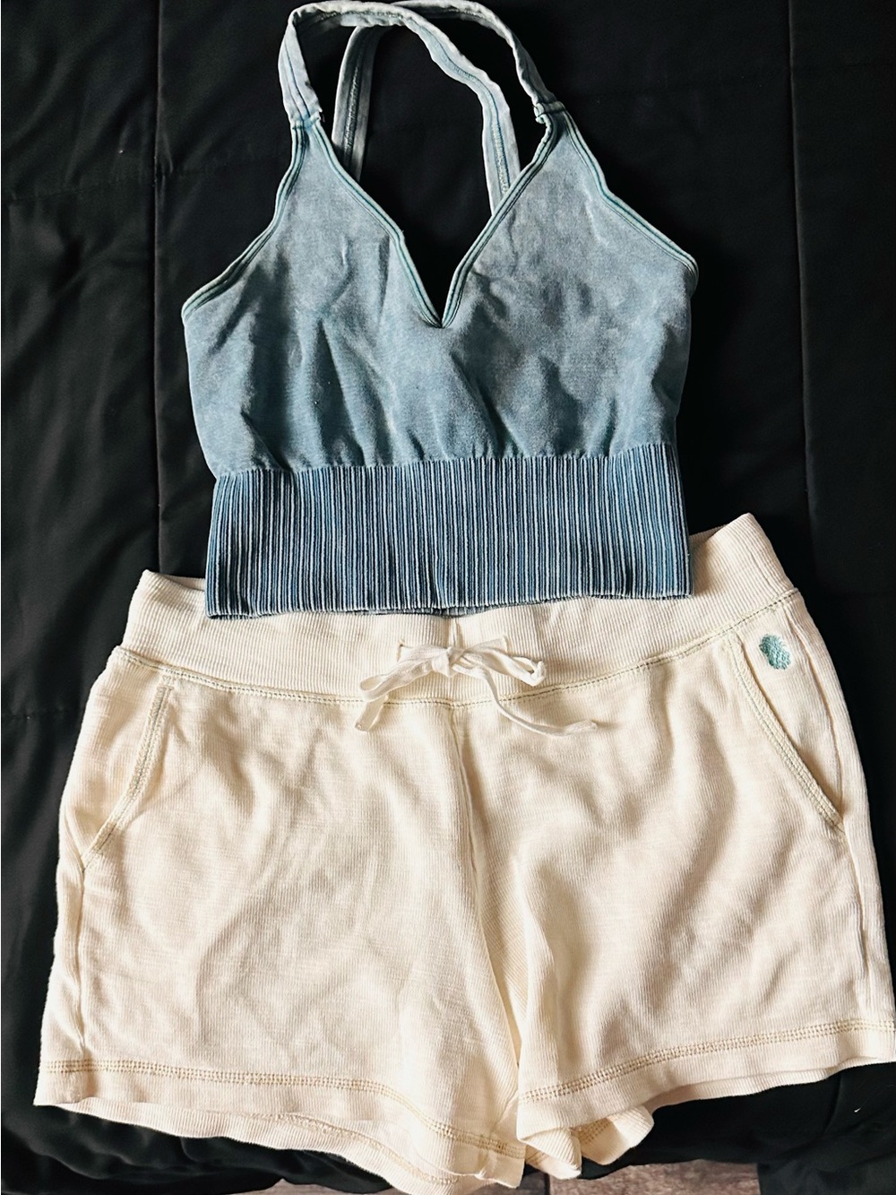 Tommy Bahama Blue Ribbed Top with Cream Lounge Shorts